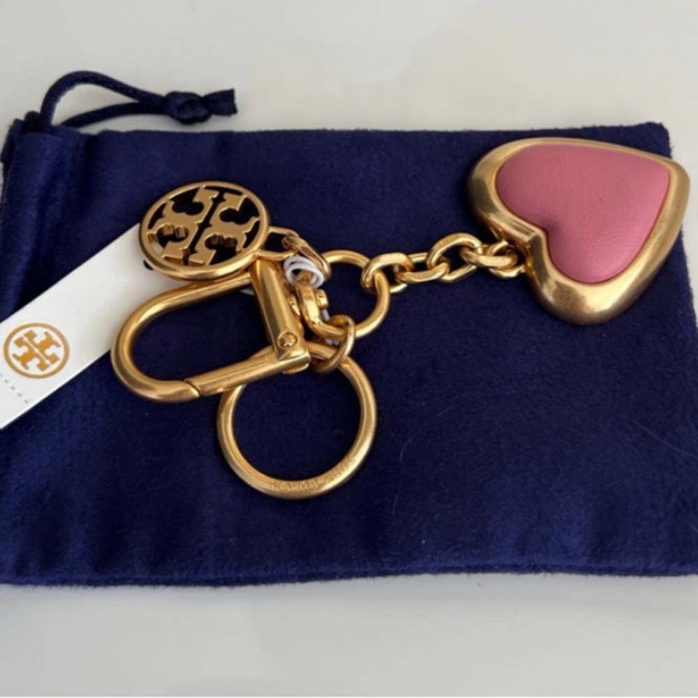 Tory Burch LOGO HEART KEY RING.